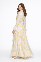 Elisabeth | Vestido largo asimétrico de muselina beige con cuello alto y estampado de pintura al óleo