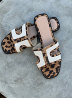 Marta - Sandalias Carys con estampado de leopardo