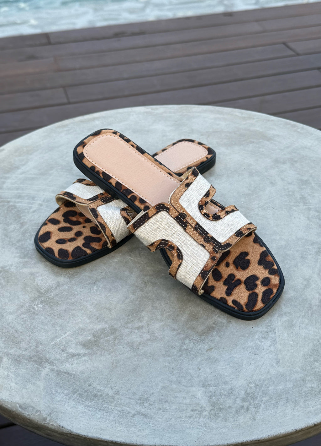 Marta - Sandalias Carys con estampado de leopardo