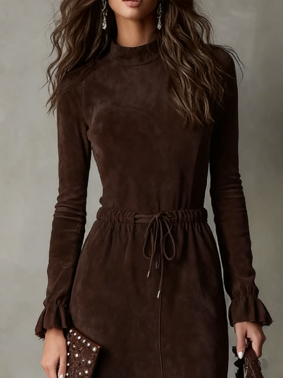 Laura | Vestido midi elegante de ante marrón oscuro con cordón ajustable