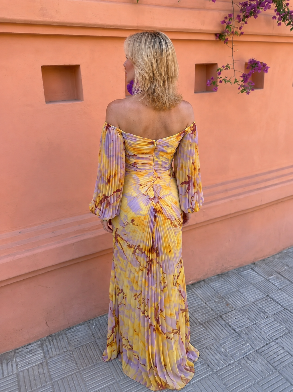 GRETA | VESTIDO LARGO CON ESTAMPADO FLORAL Y ESCOTE PROFUNDO
