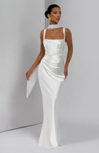 Vestido Silvia - Elegancia satinada con estructura refinada