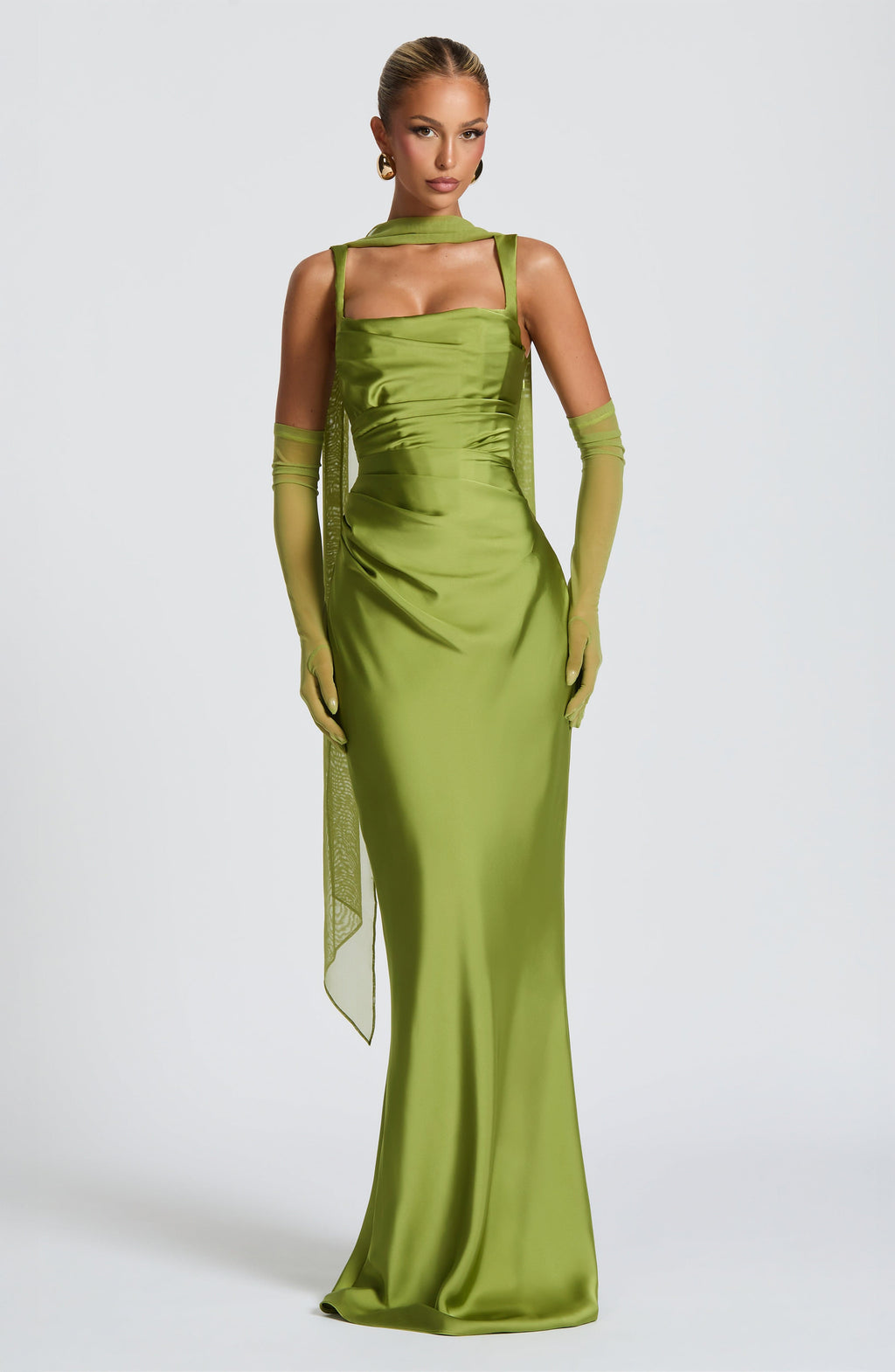 Vestido Silvia - Elegancia satinada con estructura refinada