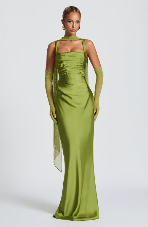 Vestido Silvia - Elegancia satinada con estructura refinada