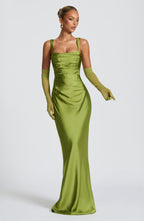 Vestido Silvia - Elegancia satinada con estructura refinada
