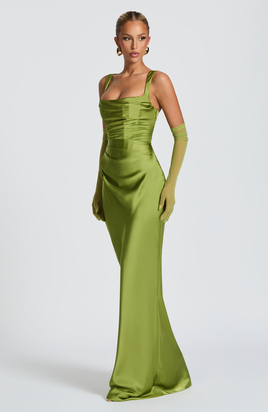 Vestido Silvia - Elegancia satinada con estructura refinada