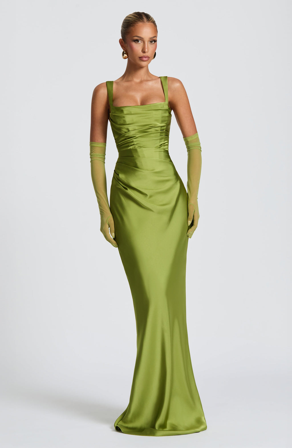 Vestido Silvia - Elegancia satinada con estructura refinada