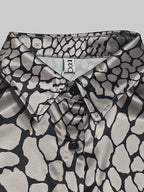 Natalia - Blusa efecto satén con estampado artístico