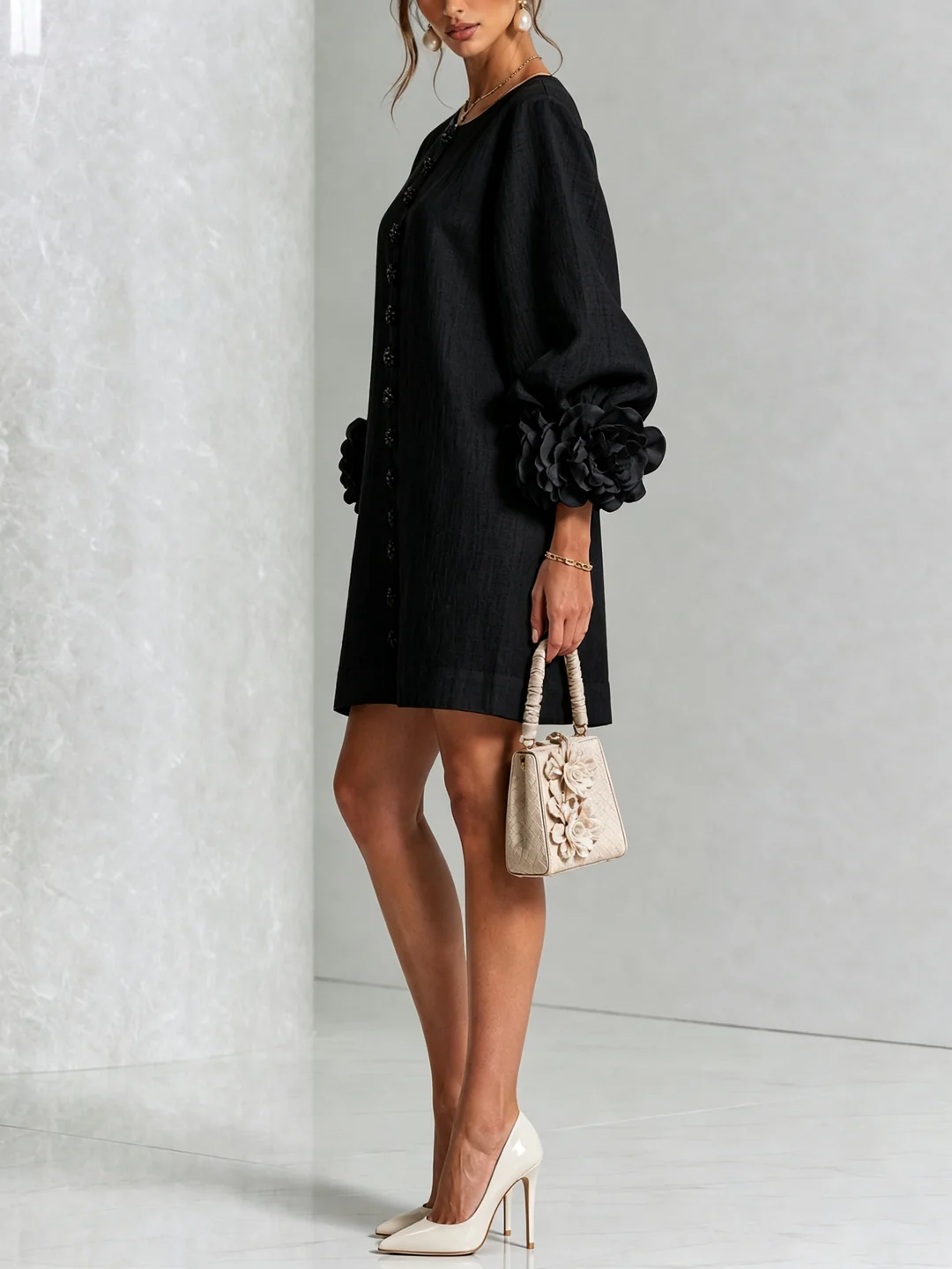 Brune | Robe courte en lin mélangé à manches bouffantes — Noir