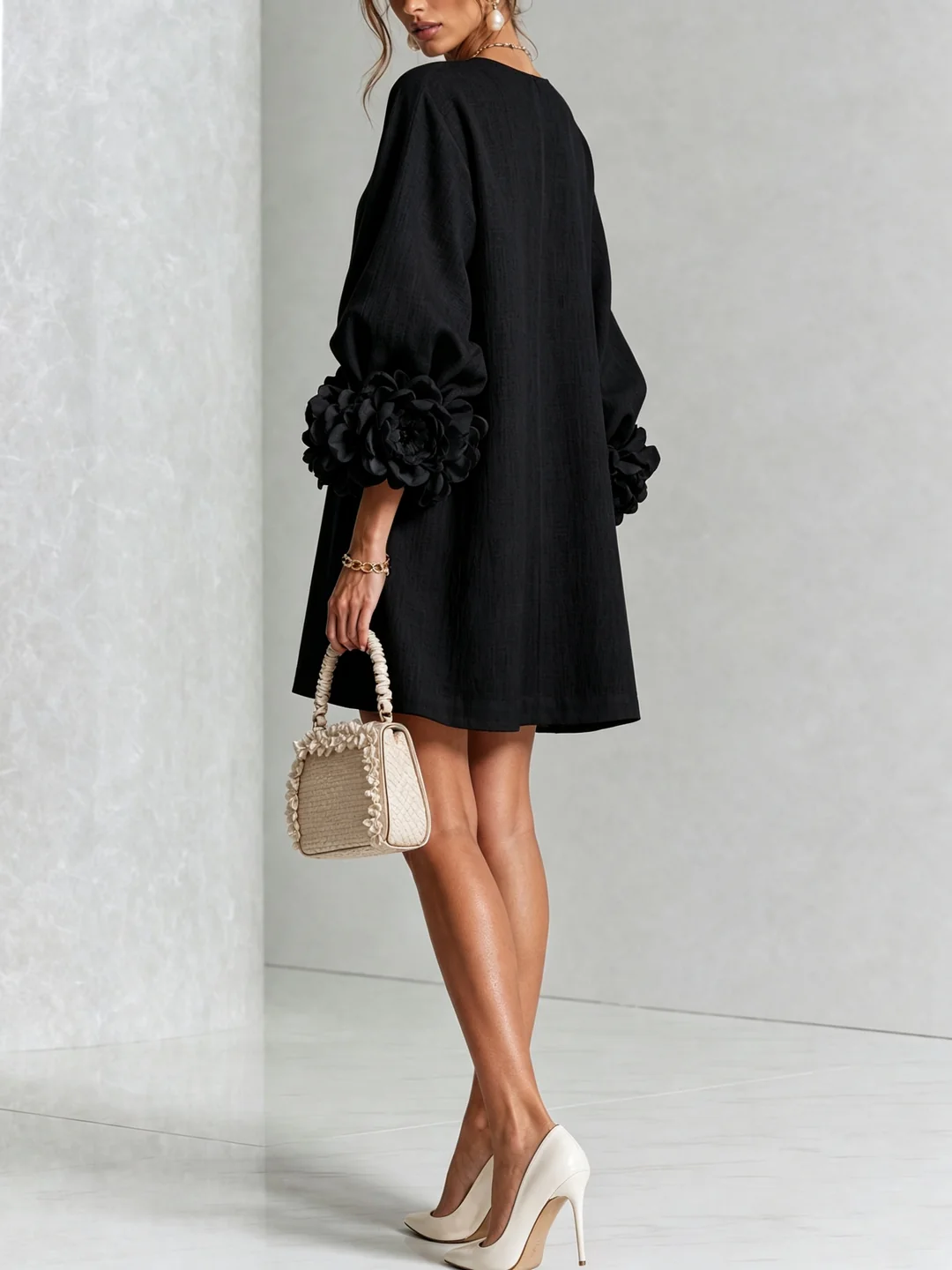 Brune | Robe courte en lin mélangé à manches bouffantes — Noir