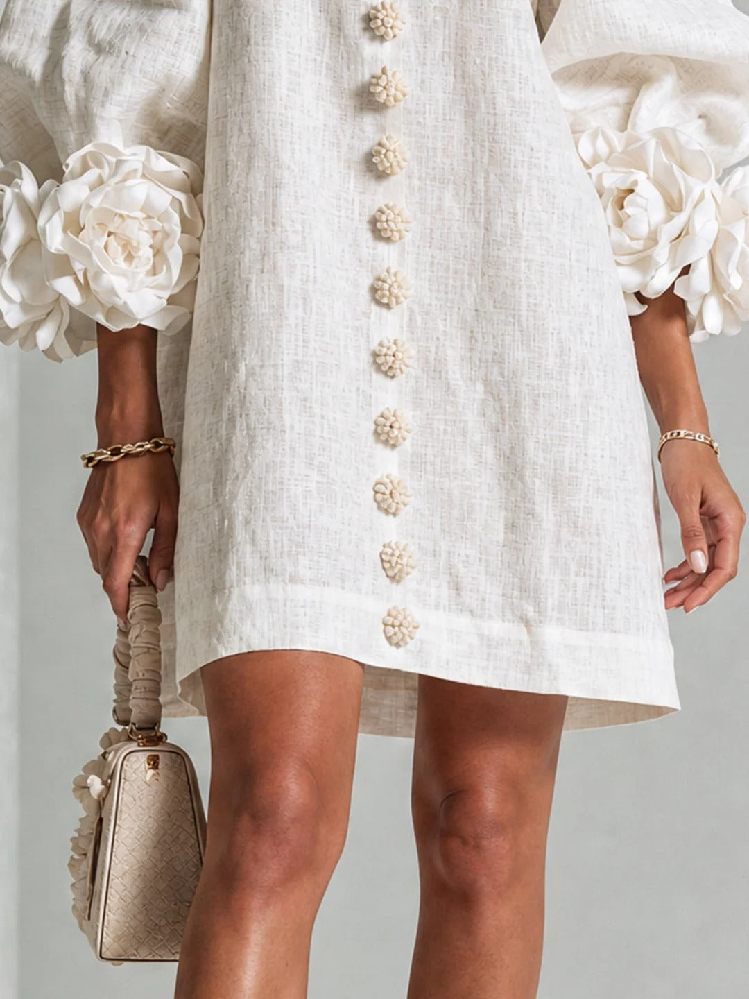 Brune | Robe courte en lin mélangé à manches bouffantes