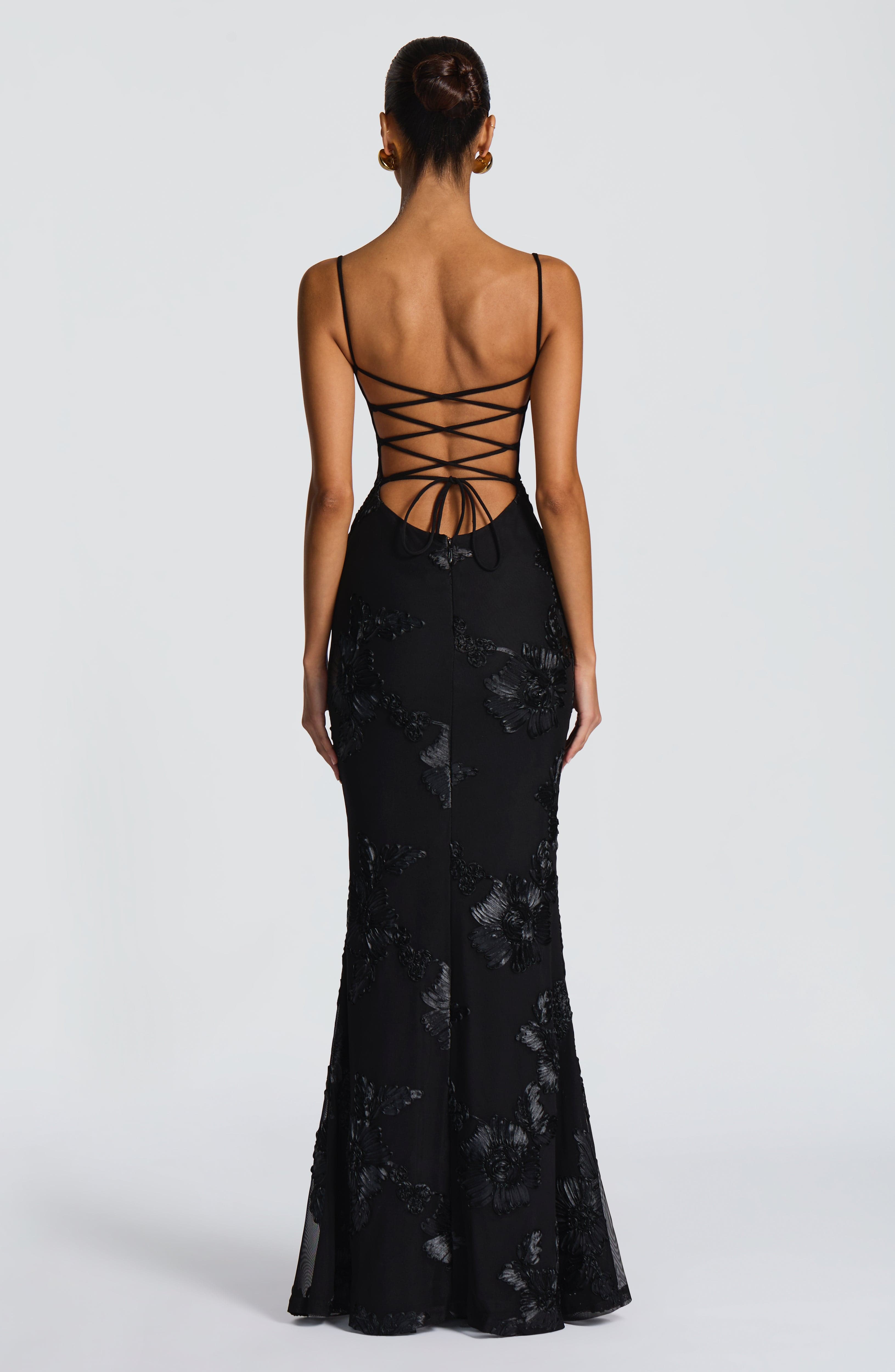 Vestido Raquel - Elegancia estructurada con detalles exclusivos