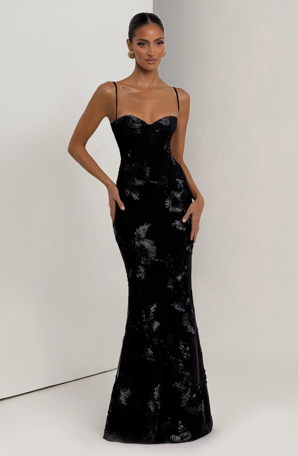 Vestido Raquel - Elegancia estructurada con detalles exclusivos