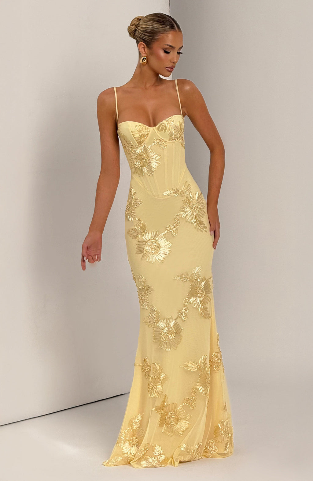 Vestido Raquel - Elegancia estructurada con detalles exclusivos