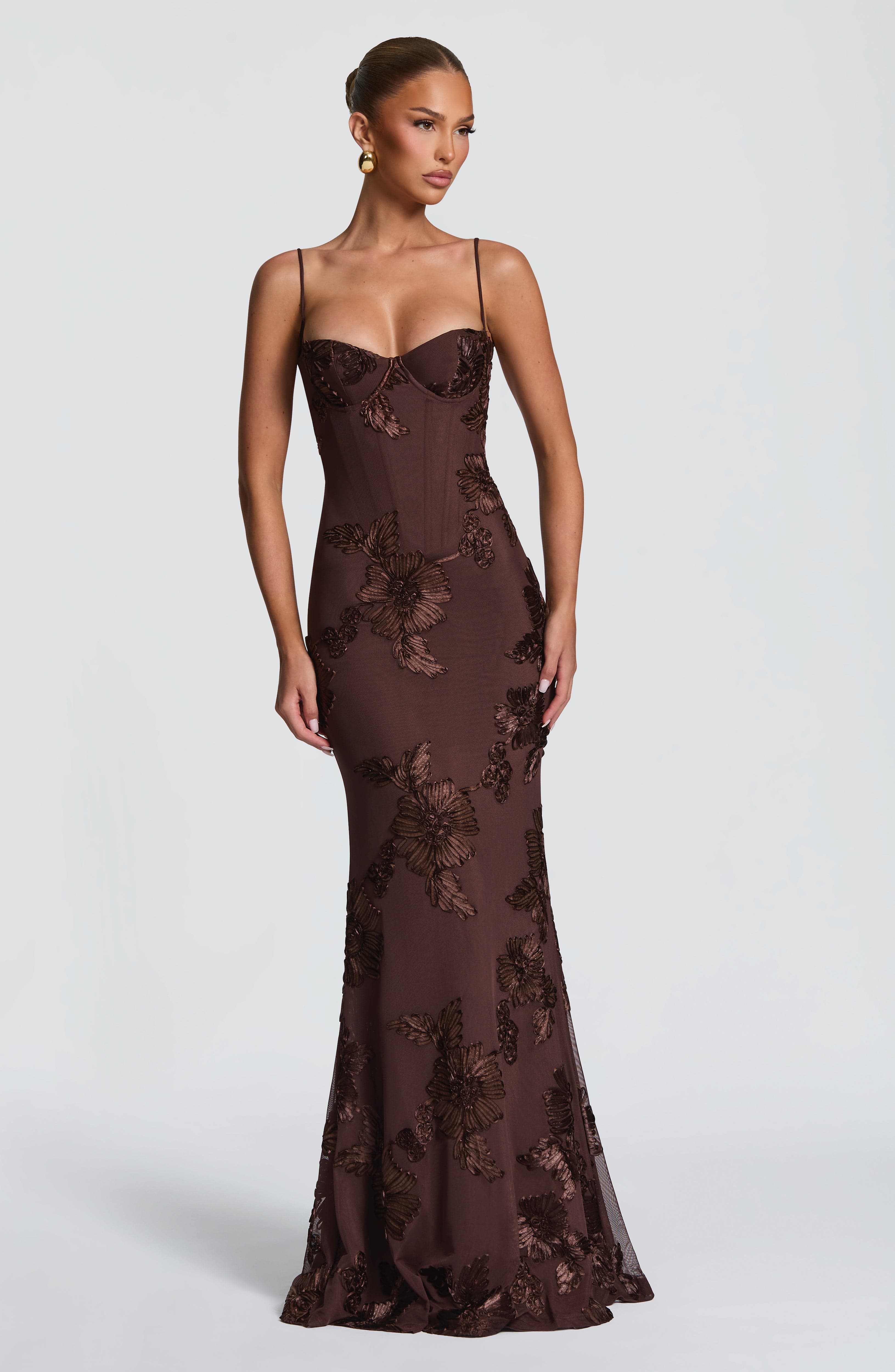 Vestido Raquel - Elegancia estructurada con detalles exclusivos